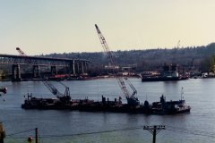 img557-1987feb25-skybridge-construction