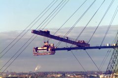 img581-1988jan31-skybridge-construction