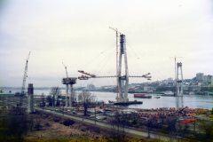 img582-1988mar07-skybridge-construction