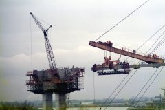 img583-1988mar07-skybridge-construction