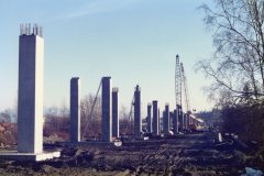 img650-1988jan26-skybridge-construction-surrey